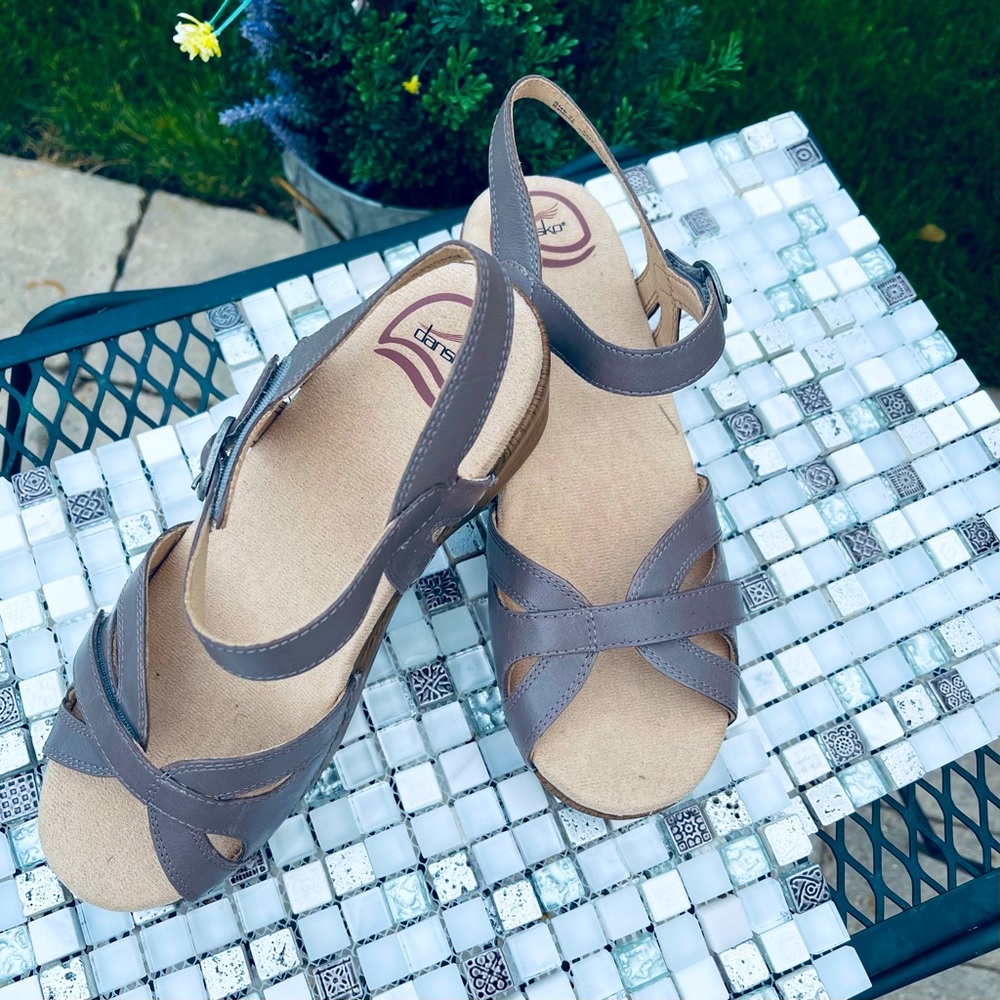 Dansko Sabdals size 6.5
